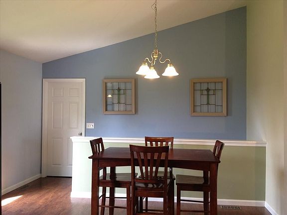 3rd image of 371 Glen Forest Dr