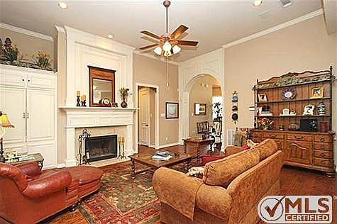 2nd image of 1018 Sir Lancelot Cir