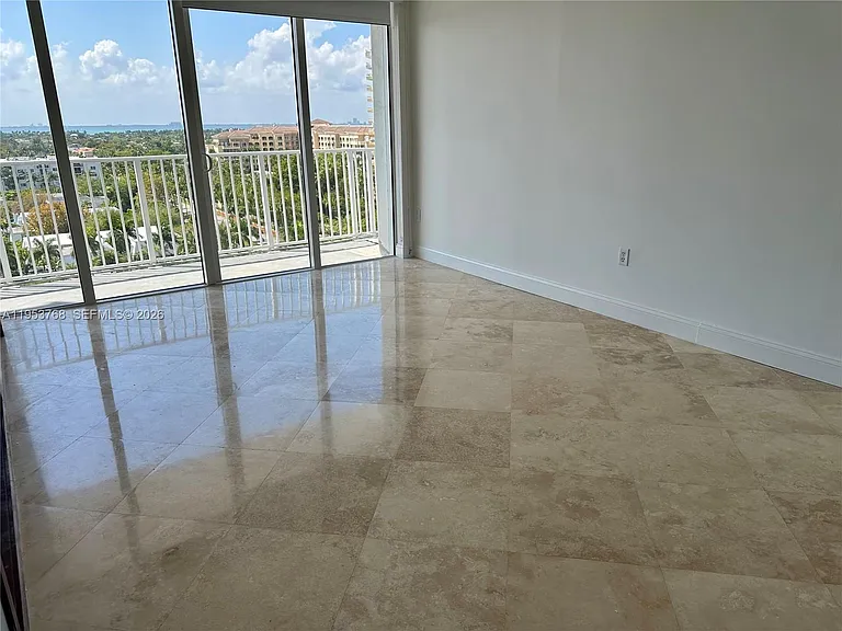 881 Ocean Dr #10D — Photo 5