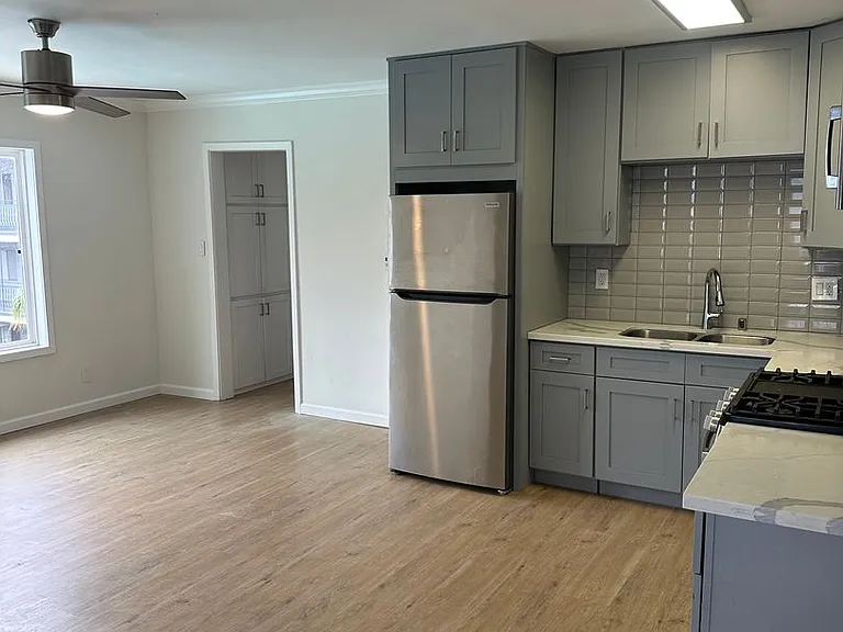 The Diplomat Apartments — Photo 19