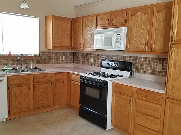 2nd image of 5669 Bingham Dr