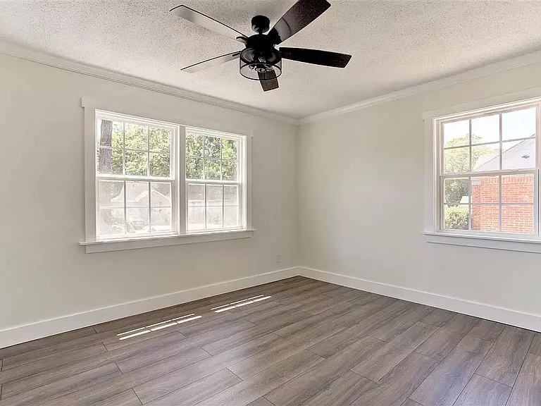 2144 Alameda Ave — Photo 17