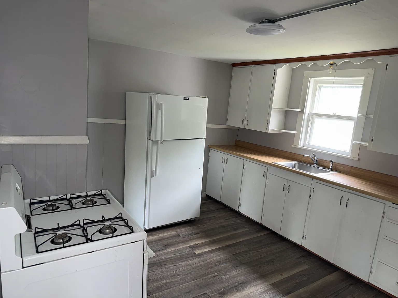 1 bed, 900 sqft, $1,275 — Photo 3