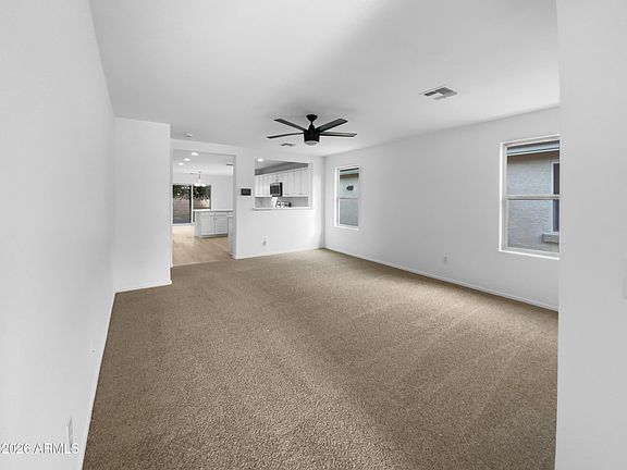 3rd image of 946 E LESLIE Avenue