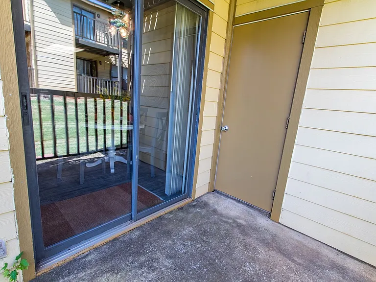 ONE MONTH FREE! APPLY FREE! VIRTUAL TOURS! — Photo 81