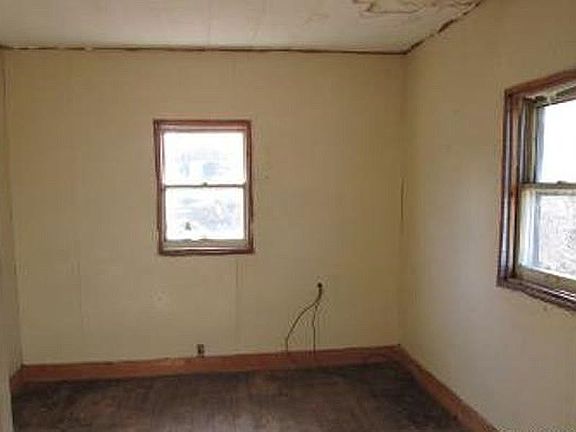 3rd image of 543 W County Road 700 N