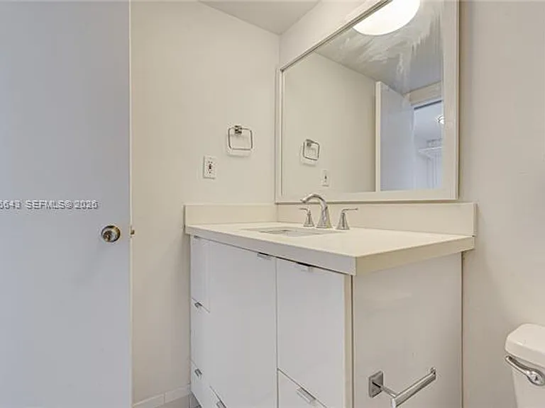 5161 Collins Ave #516 — Photo 20