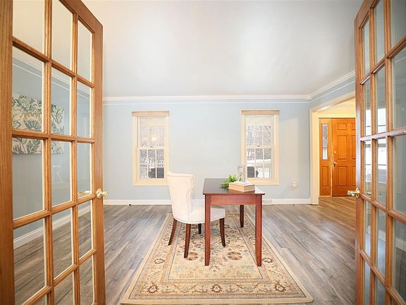 3rd image of 2518 Wildwood Dr