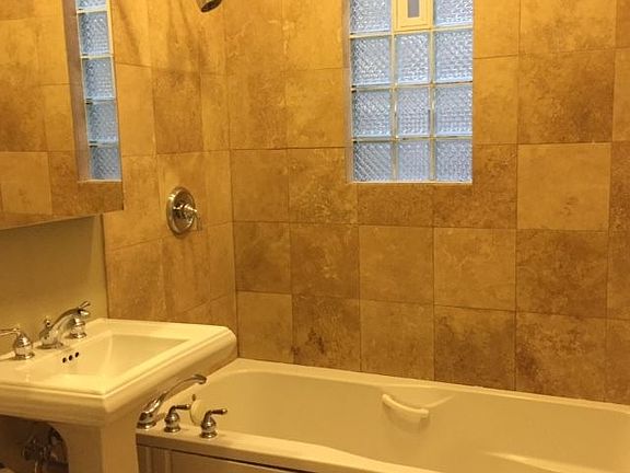 4th image of 1145 W Drummond Pl APT 1