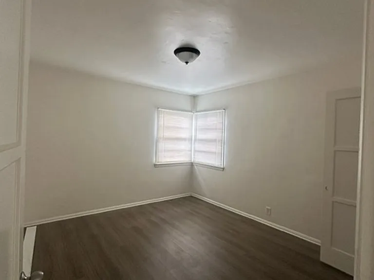 104 S 6th St — Photo 3