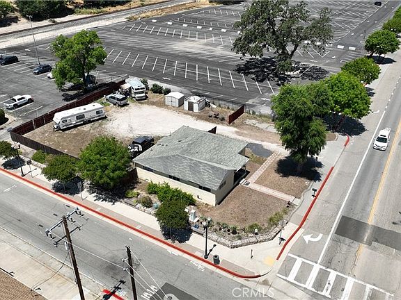 2nd image of 2103 Riverside Ave