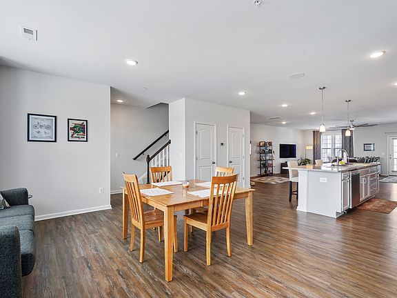 4th image of 8032 Wistar Glen Dr #B