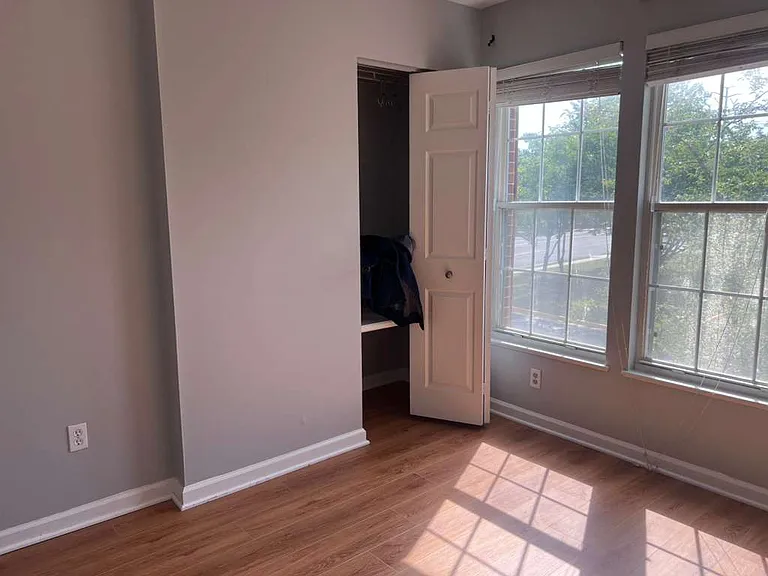 6205 Abbottsbury Row — Photo 32