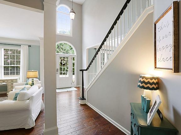 5th image of 211 Park Creek Dr