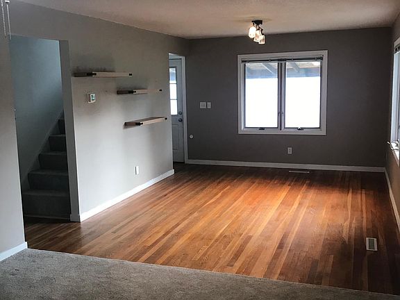 2nd image of 1012 W 3rd St