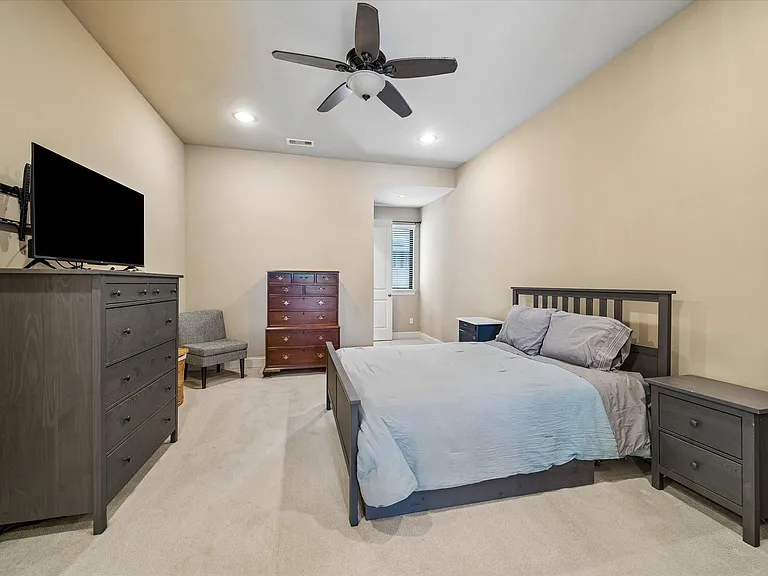 2848 Leeland St — Photo 14