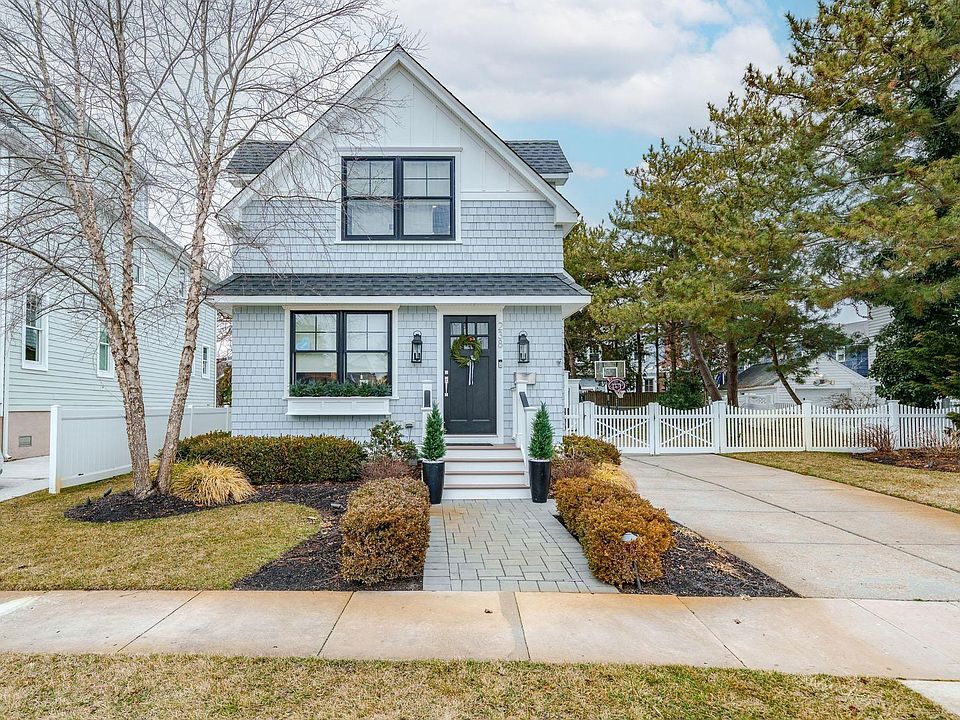 1st image of 238 Crescent Rd