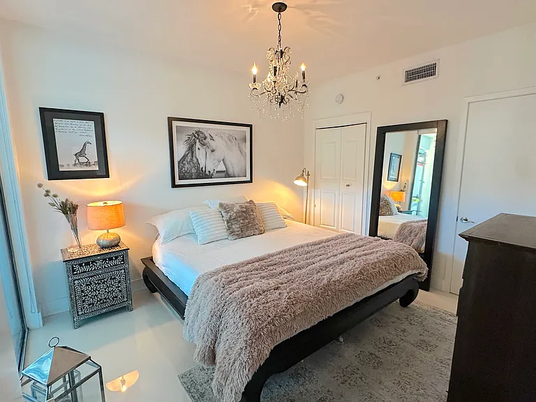 6000 Collins Ave #509 — Photo 9