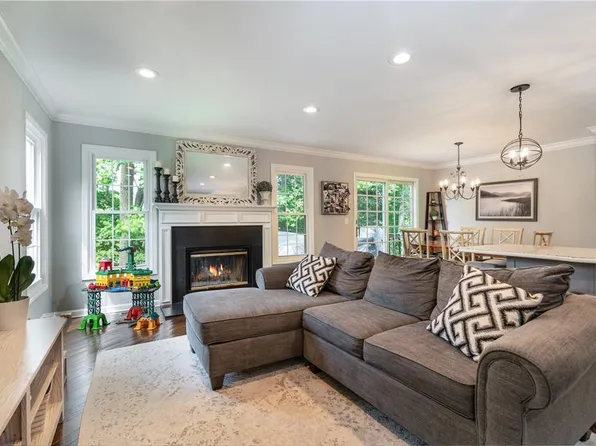 1402 Regent Drive, Mount Kisco, NY 10549