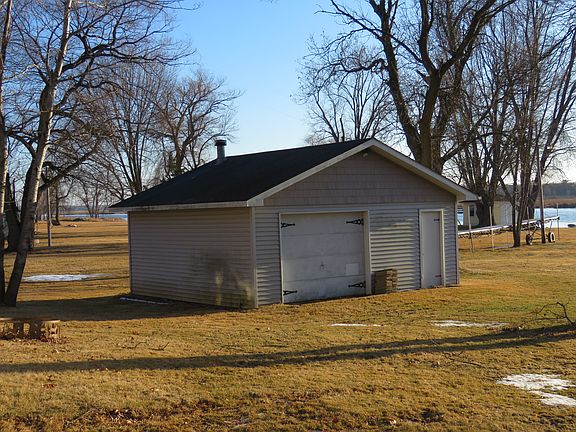 Detached Garage