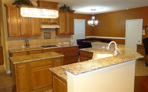 3rd image of 15069 Snowshill Dr