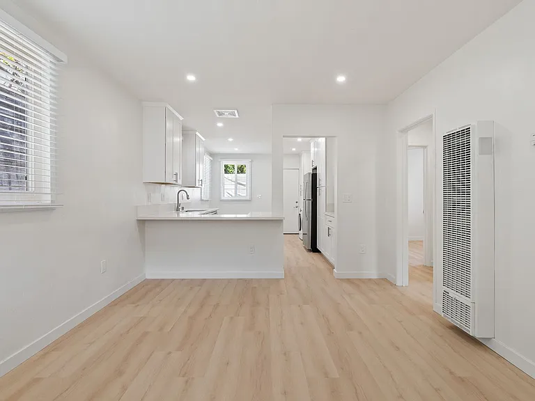 3122 Rockview Place — Photo 3