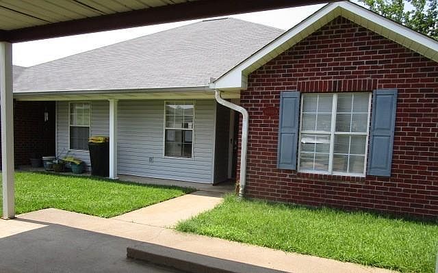 1st image of 6008 Charles Dr #A