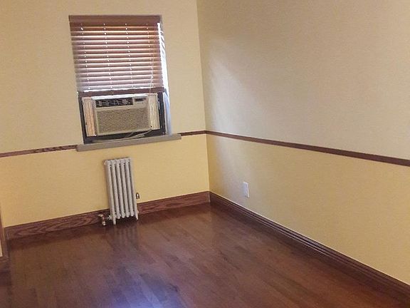 4th image of 8847 Bay 16th St APT D3
