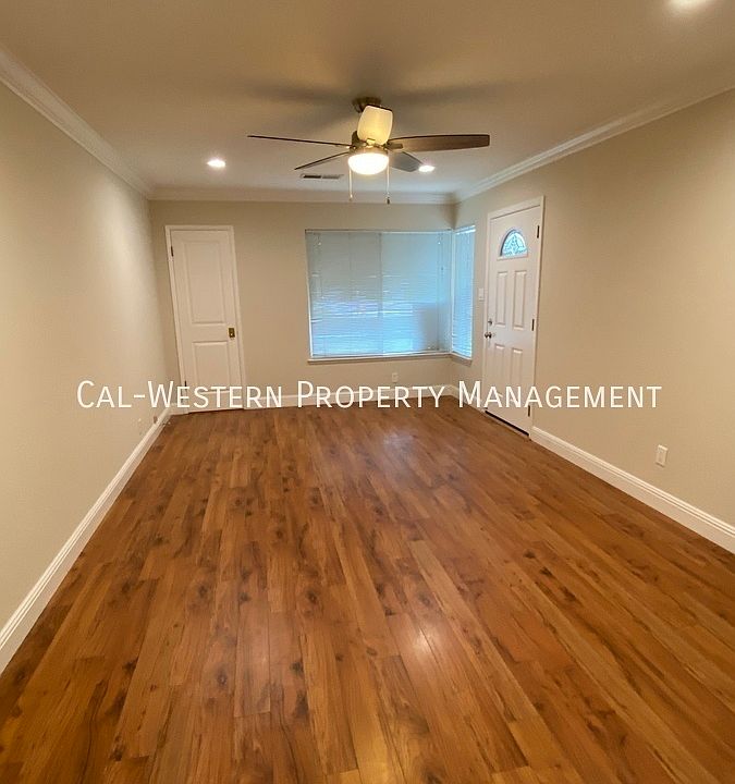 1st image of 2985 Ross Ave