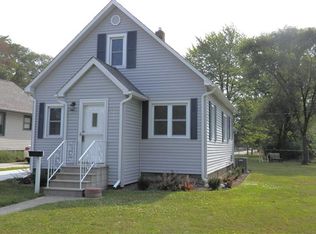 611 Pine St, Essexville, MI