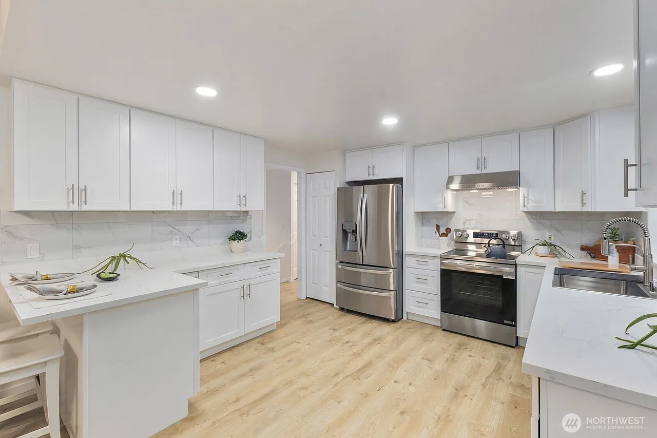 3 bed, 1400 sqft, $3,700 — Photo 4