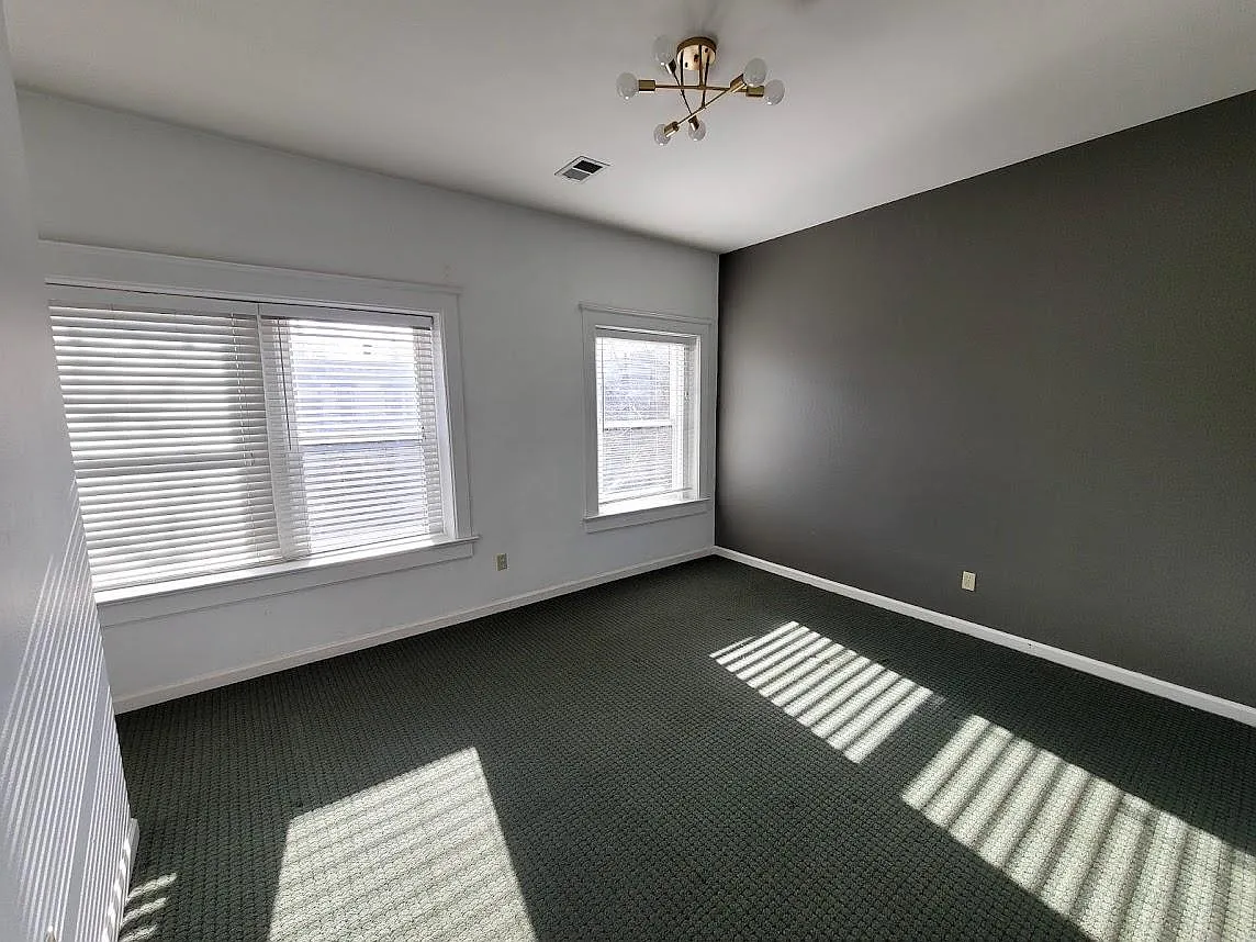 2 bed, 650 sqft, $1,795 — Photo 4