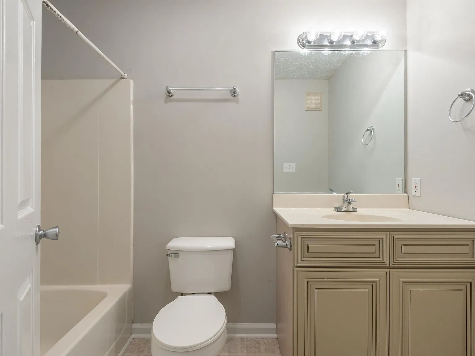 (ACHAS) 4223 Iona Way - 0 — Photo 3