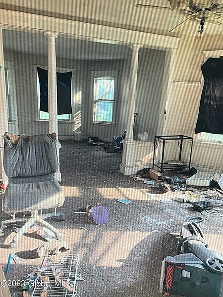 3rd image of 841 Oakwood Avenue
