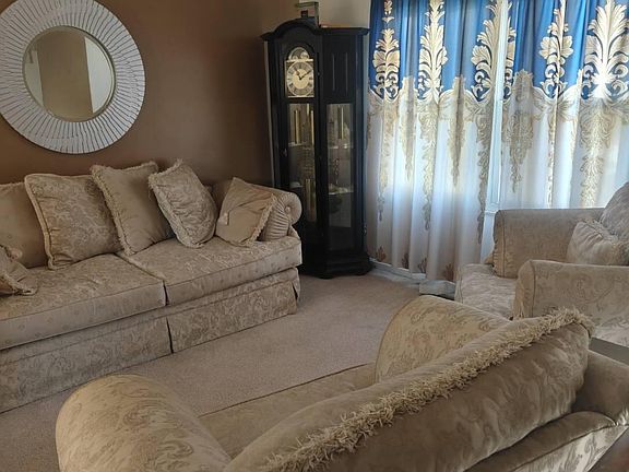 4th image of 7455 Oaklawn Dr