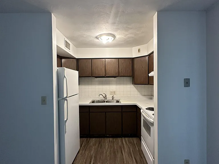 525 W Cook St #2 — Photo 5
