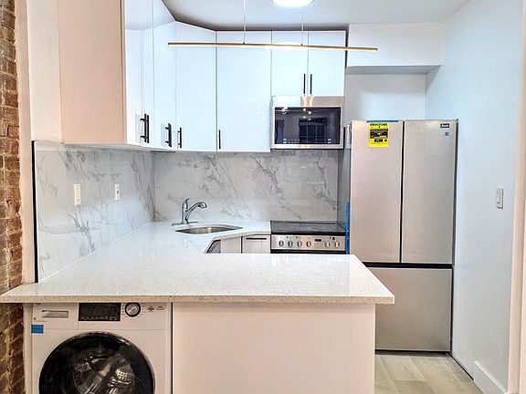 5th image of 13 W 82nd St #A