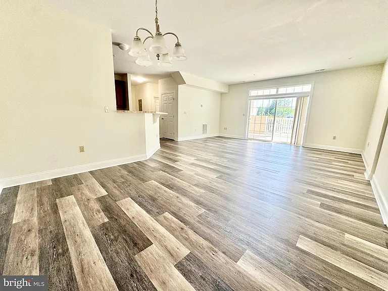 1665 Kenton Rd #101 — Photo 9