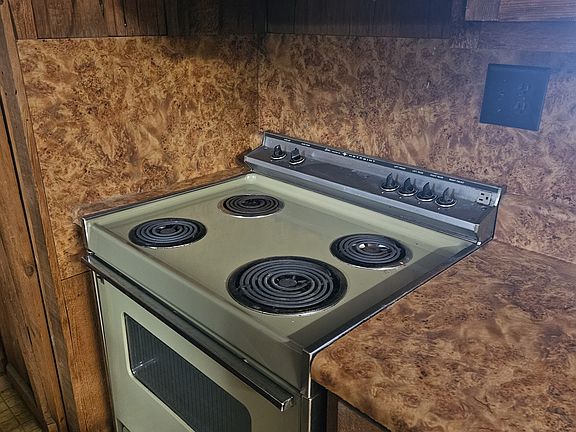 5th image of 135 Longview Rd