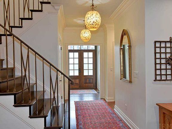 2nd image of 1513 Glen Eden Ln