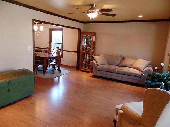 5th image of 461 Woodhaven Dr