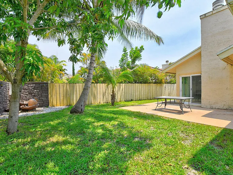 7813 Kenway Pl W — Photo 43