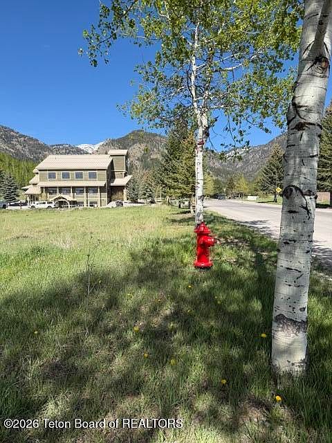 1st image of 2 Vista Cir
