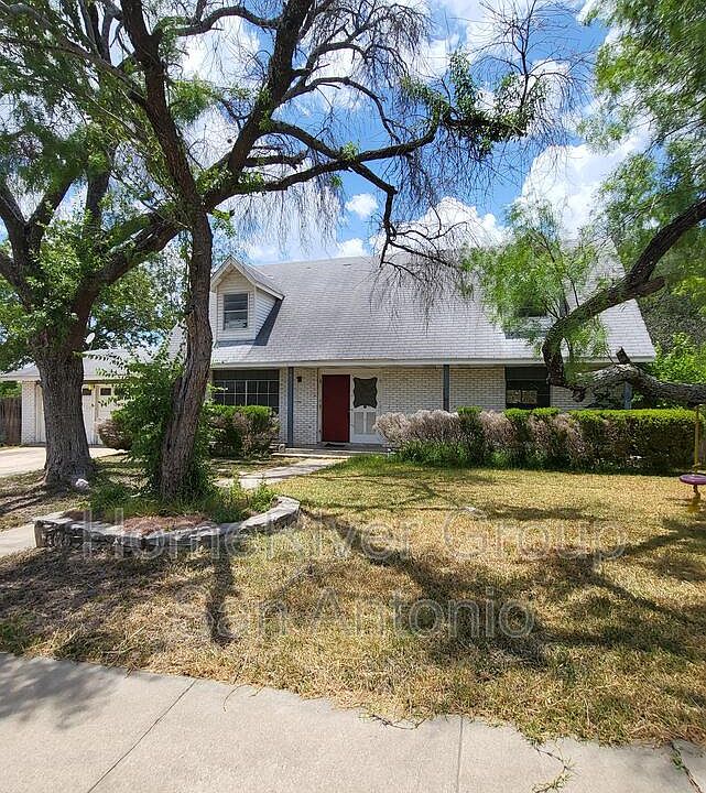 1st image of 207 Whitecliff Dr