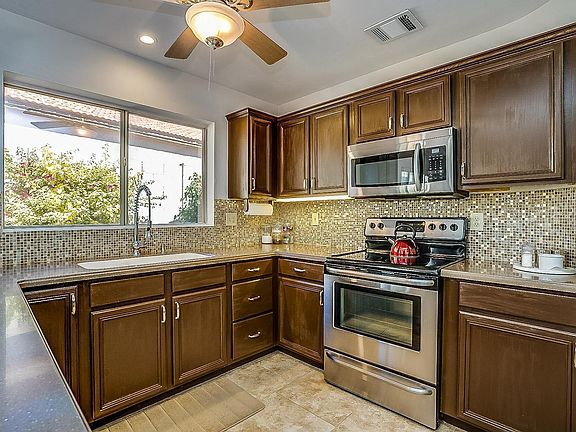 4th image of 11845 N Gray Eagle Ave