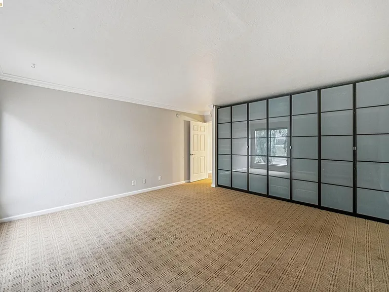 300 N Civic Dr #403 — Photo 6
