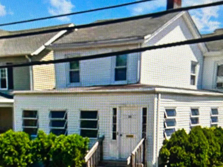 33 Washington St #2 — Photo 1
