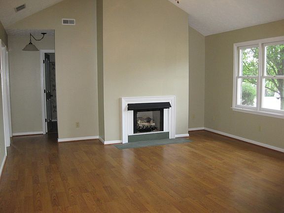 2nd image of 232 Vicksburg Dr