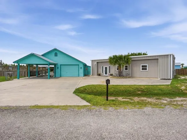220 W Sagebrush St, Rockport, TX 78382