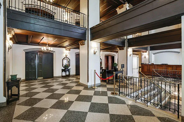 Rented by Level Group | media 71